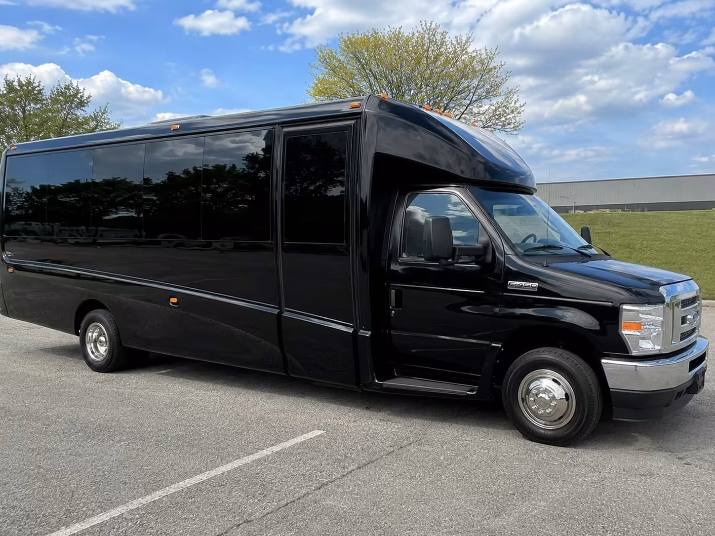 lynchburg minibus rentals for arts and culture field trips